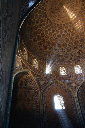 نور در معماری اسلامی